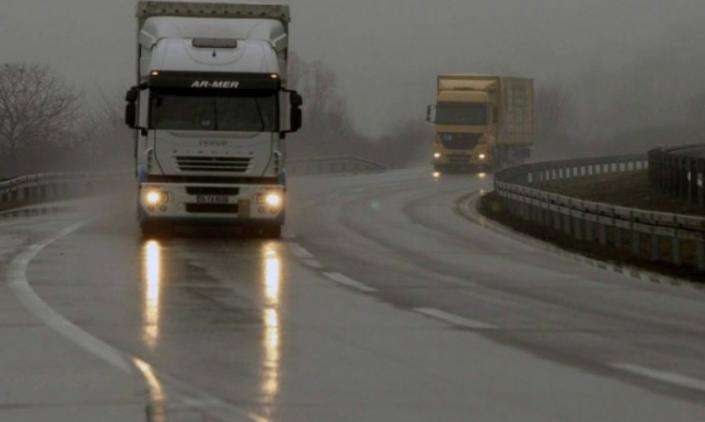 Vendoset ndalesë për qarkullim për automjetet transportuese në këto rrugë magjistrale