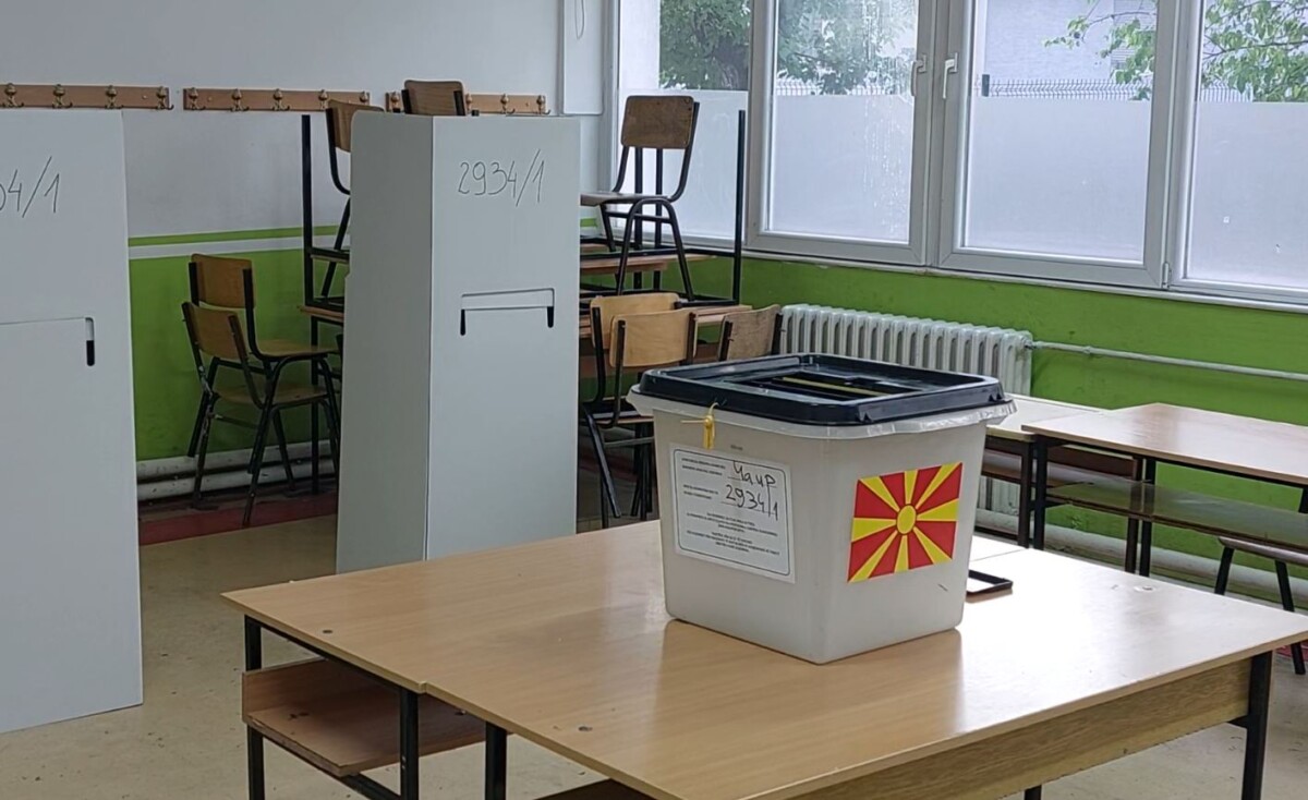 Zgjedhjet përgjithësisht kaluan qetë  12 raste të fotografimit të fletës së votimit