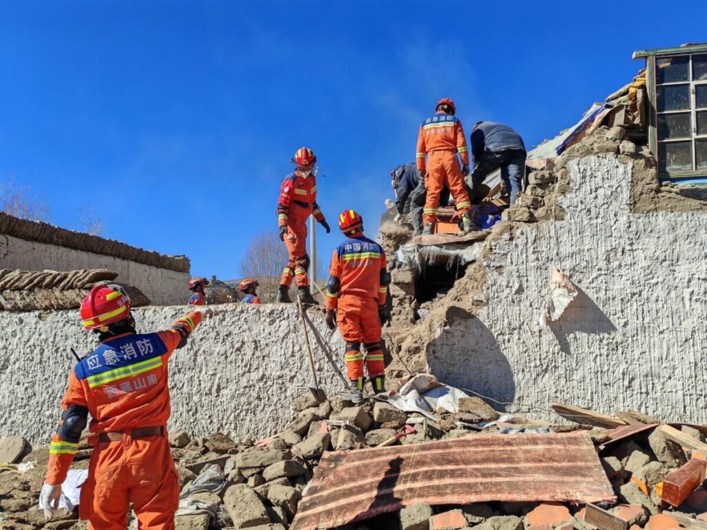 Intensifikohet puna për riparimin e rrugëve të tërmetit në Xizang