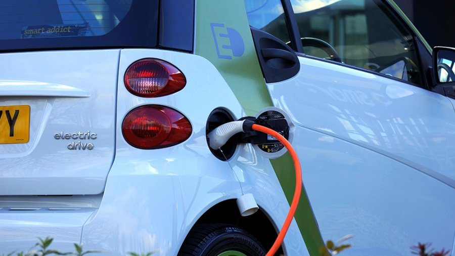  Boom  i veturave elektrike në Shqipëri  6 396 vetura elektrike të regjistruara në 7 muaj