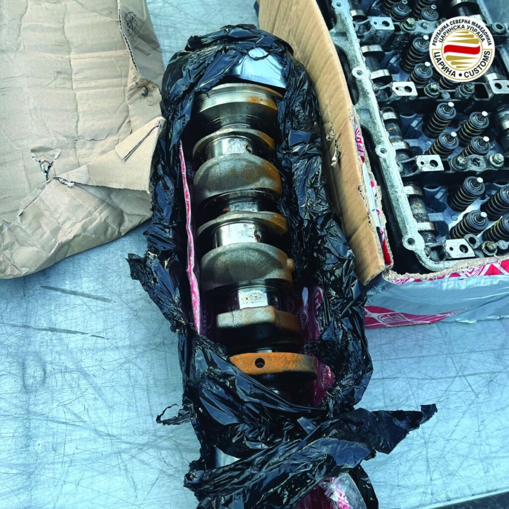Dogana e Maqedonisë ka konfiskuar pjesë të automjeteve në vlerë të 200.000 denarëve