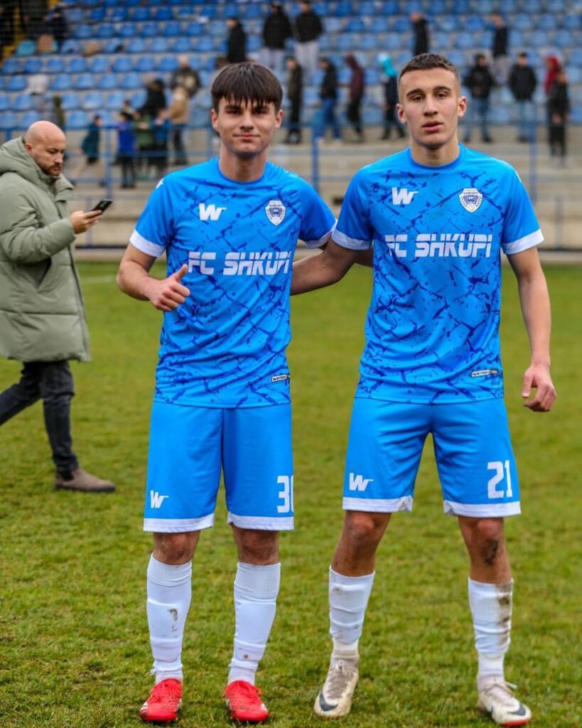 Talenti 16-vjeçar i Akademisë debutoi me ekipin e parë të FC-Shkupi! Ismaili: Shumë më mirë që debutova në Çair! Publiku më inkurajoi shumë