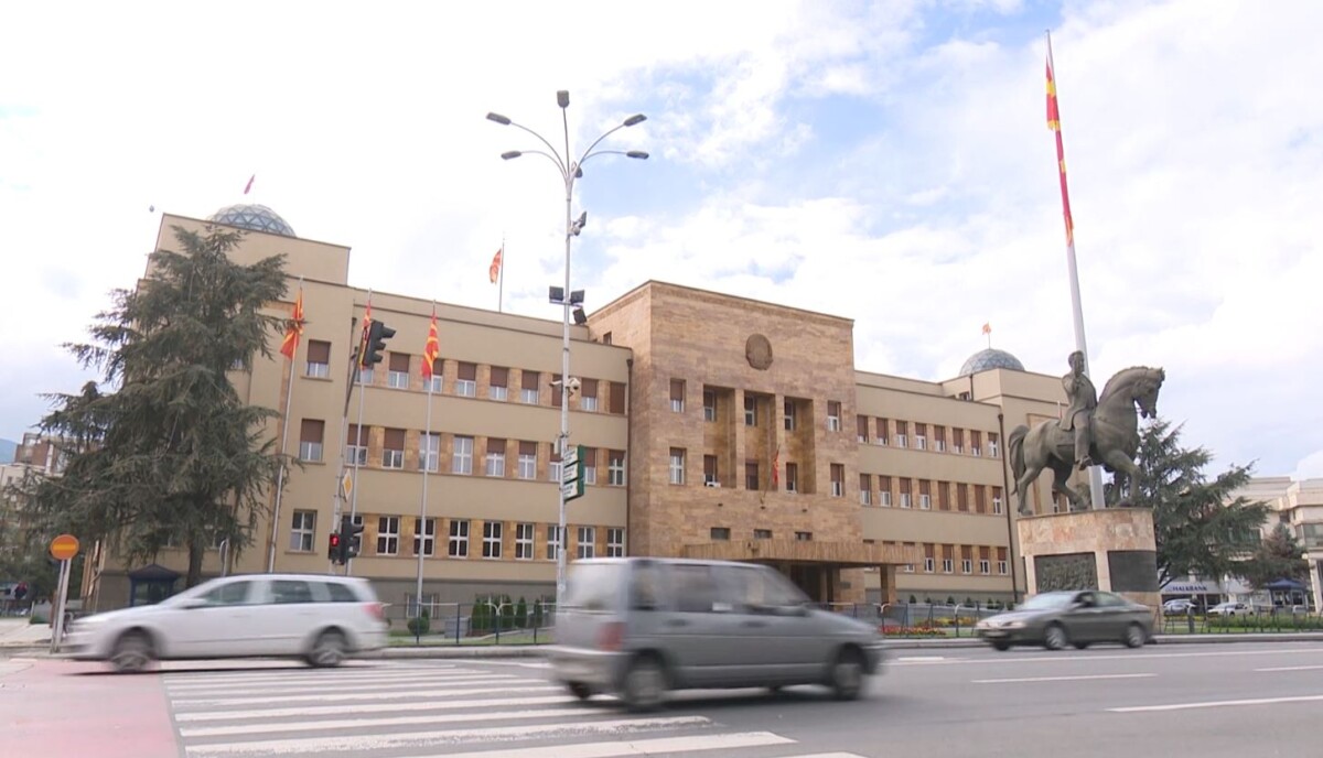 U verifikuan mandatet  ja kush janë tre deputetët e rinj në Kuvend