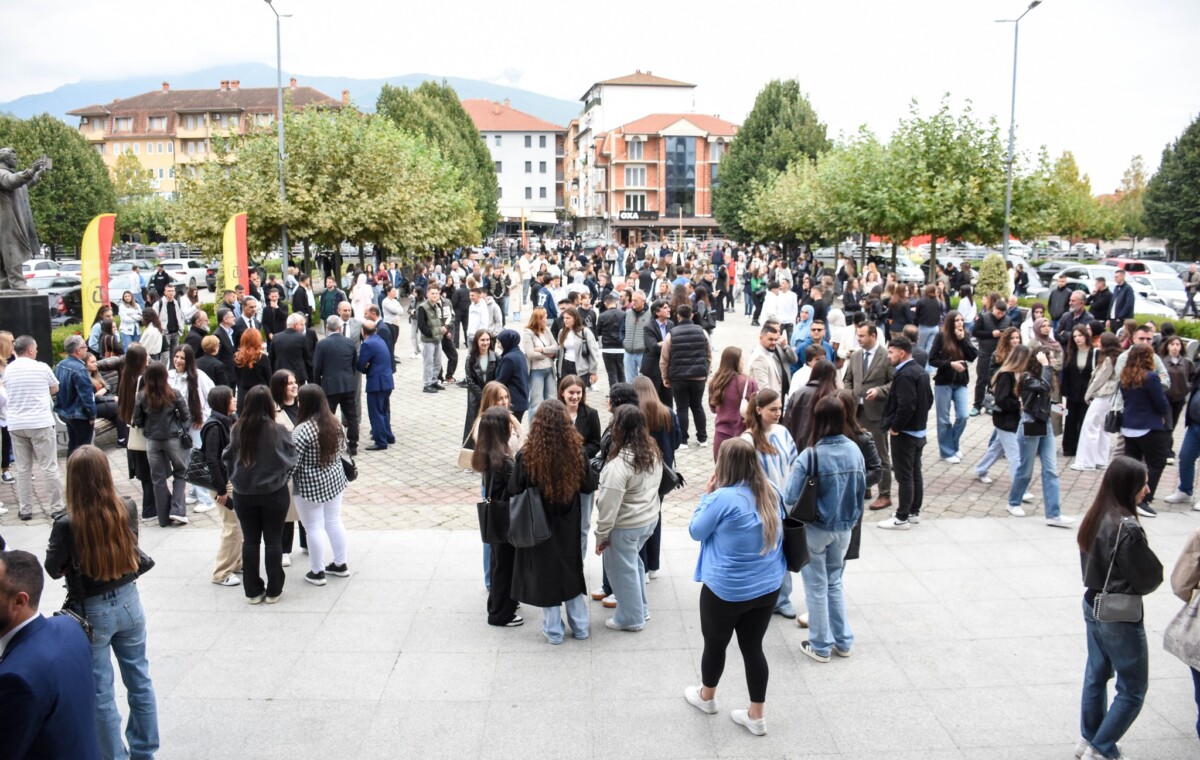 UT dhe UNT hapën dyert për studentët e rinj  Nis viti akademik 2025 2026