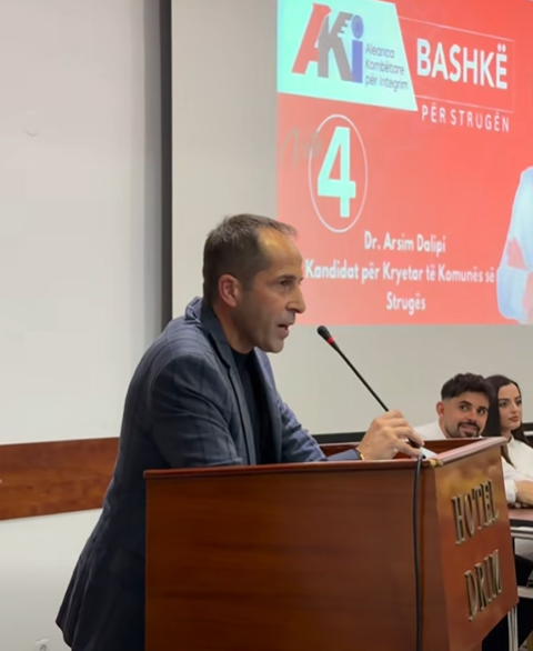 Dalipi shpalos para të rinjve programin e tij për Strugën  sfidon kundërkandidatin  Kush merr një votë më pak në rrethin e parë  tërhiqet nga gara