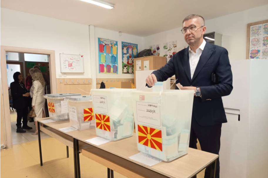 Mickoski  Pres të shpallim edhe një fitore të madhe historike për VMRO DPMNE në dhe koalicionin