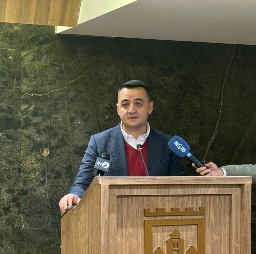 Valdet Xhaferi u zgjodh kryetar i Këshillit të Komunës së Gostivarit