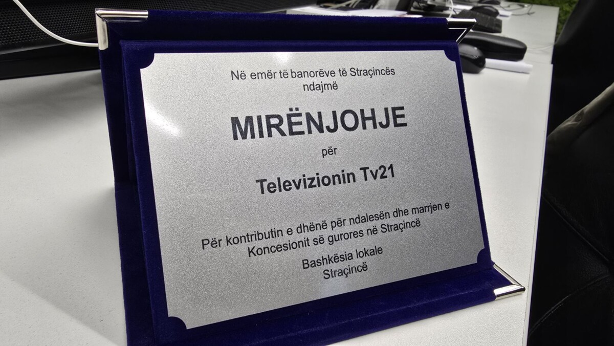 Banorët e Straçincës nderojnë TV21 për mbrojtjen e komunitetit dhe mjedisit