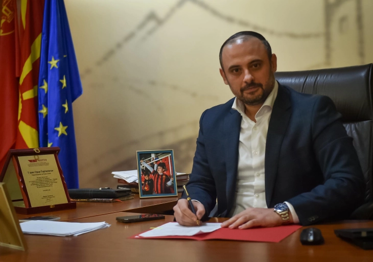 gjorgjievski-nenshkruam-vendimin-shkupi-do-ta-kete-rrugen-e-pare-nentokesore