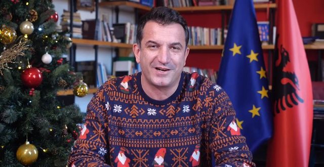U rikthye në detyrë  Erion Veliaj urdhëron nga qelia dekorimin e Tiranës për festat e fundvitit