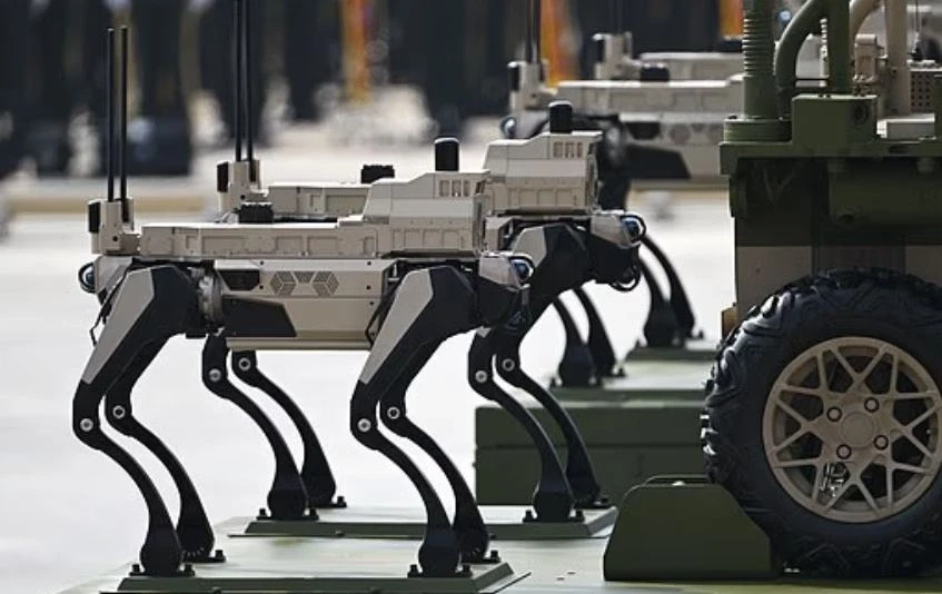 Kina lëshon  ujqërit robotë  si makineri lufte