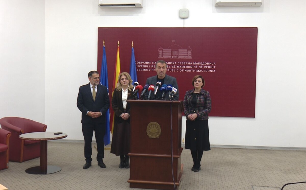 FE ja kërkon që paga minimale për personat me arsim të mesëm të bëhet 600€  ndërsa 800€ për personat me arsim të lartë