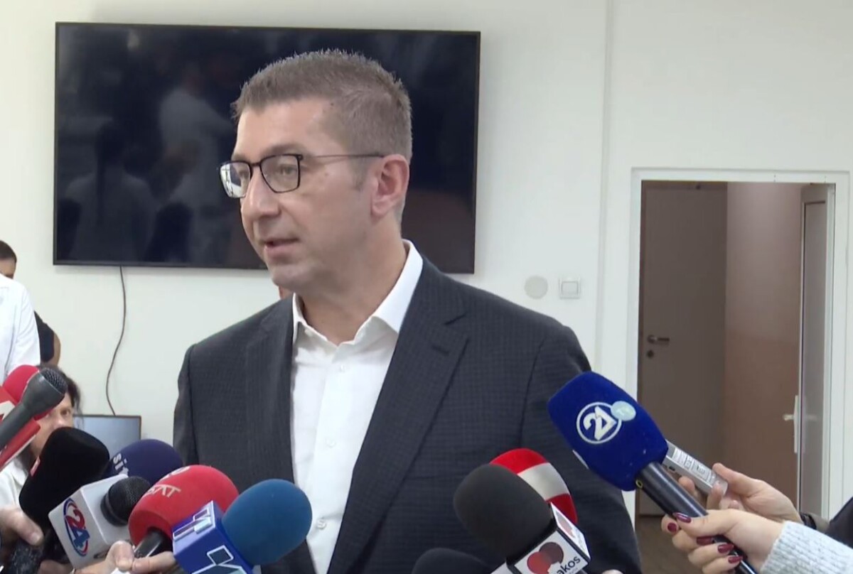  Me vinç nuk mund t i largojmë  nga 3000€  kërkojnë pagë 5000€   Mickoski për shkarkimin e Koceskit  Na lejoni ta gjejmë rrugën e duhur