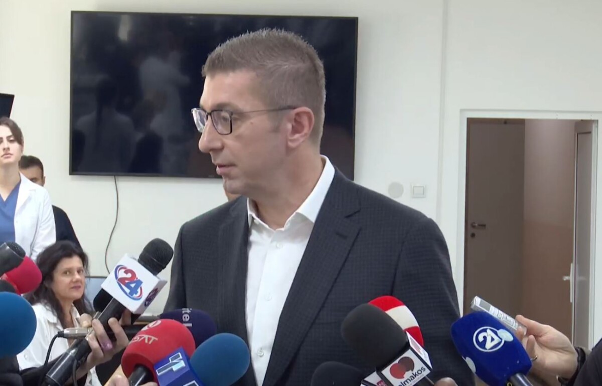 Mickoski thotë se nuk mendojnë për partnerë të ri në koalicionin qeverisës  javën tjetër pritet publikimi i emrave të ministrave të rinj pas bisedimeve me VLEN