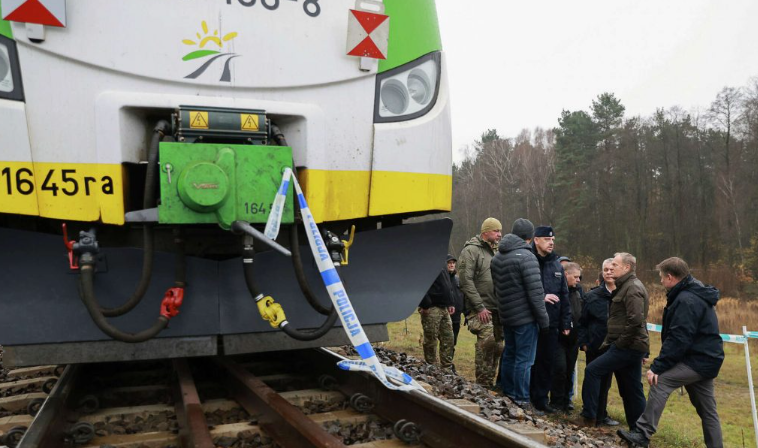 Polonia arreston persona të dyshuar për sabotime në hekurudhë  mbyll konsullatën e fundit ruse