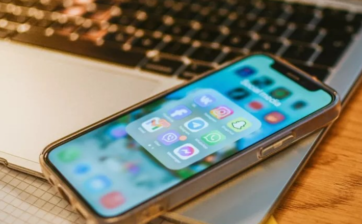 Danimarka ndalon me ligj rrjetet sociale për fëmijët nën 15 vjeç