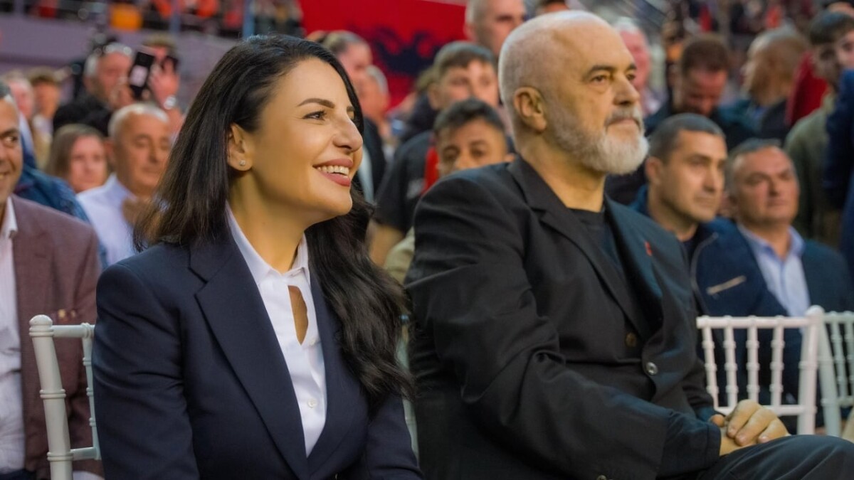 Gjykata e Posaçme pezullon nga detyra zv kryeministren e Shqipërisë  mediat raportojnë se Balluku dyshohet për shkelje të barazisë në tenderë