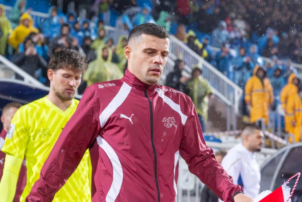 Taulant Xhaka i del në krah vëllait  Krenari