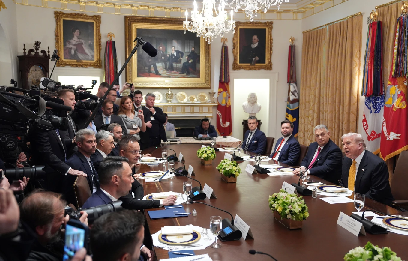 Trumpi paralajmëron përjashtimin e Hungarisë nga sanksionet për naftën ruse