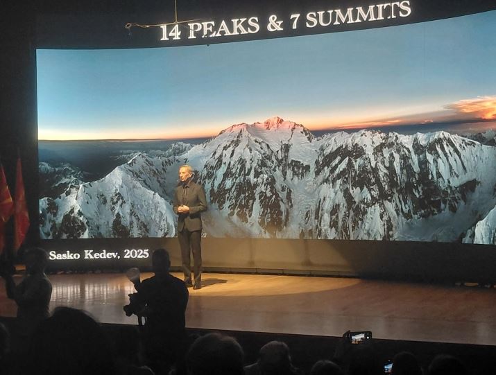 Kardiologu dhe alpinisti Sashko Kedev u dekorua me Urdhrin  8 Shtatori   Ngjitjen në 14 majat më të larta e konsideroj një sukses kombëtar