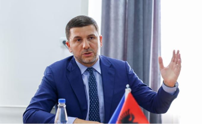 Memli Krasniqi jep dorëheqje nga postin i kryetarit të PDK së