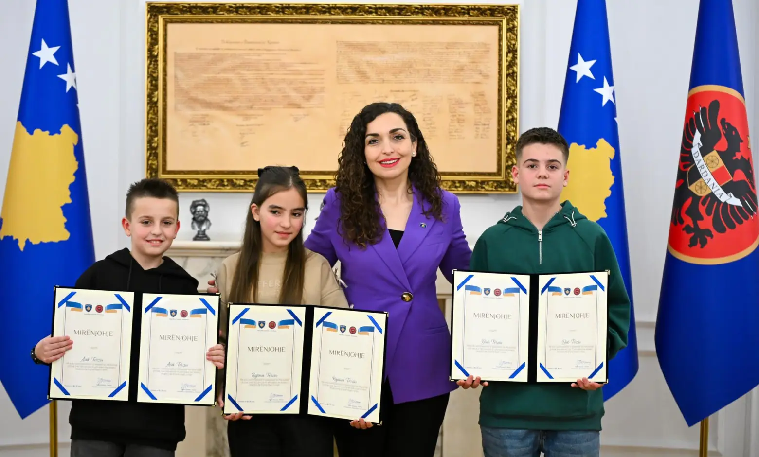 Osmani ndau mirënjohje për tre fëmijë  gjetën një portofol me para dhe e dorëzuan në polici