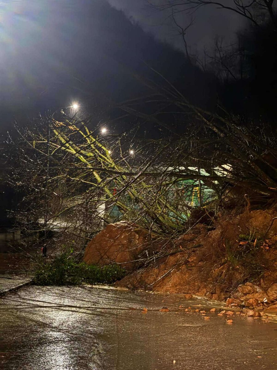 Rrëshqitje e dheut në rrugën drejt Banjës  Komuna e Tetovës apelon për kujdes