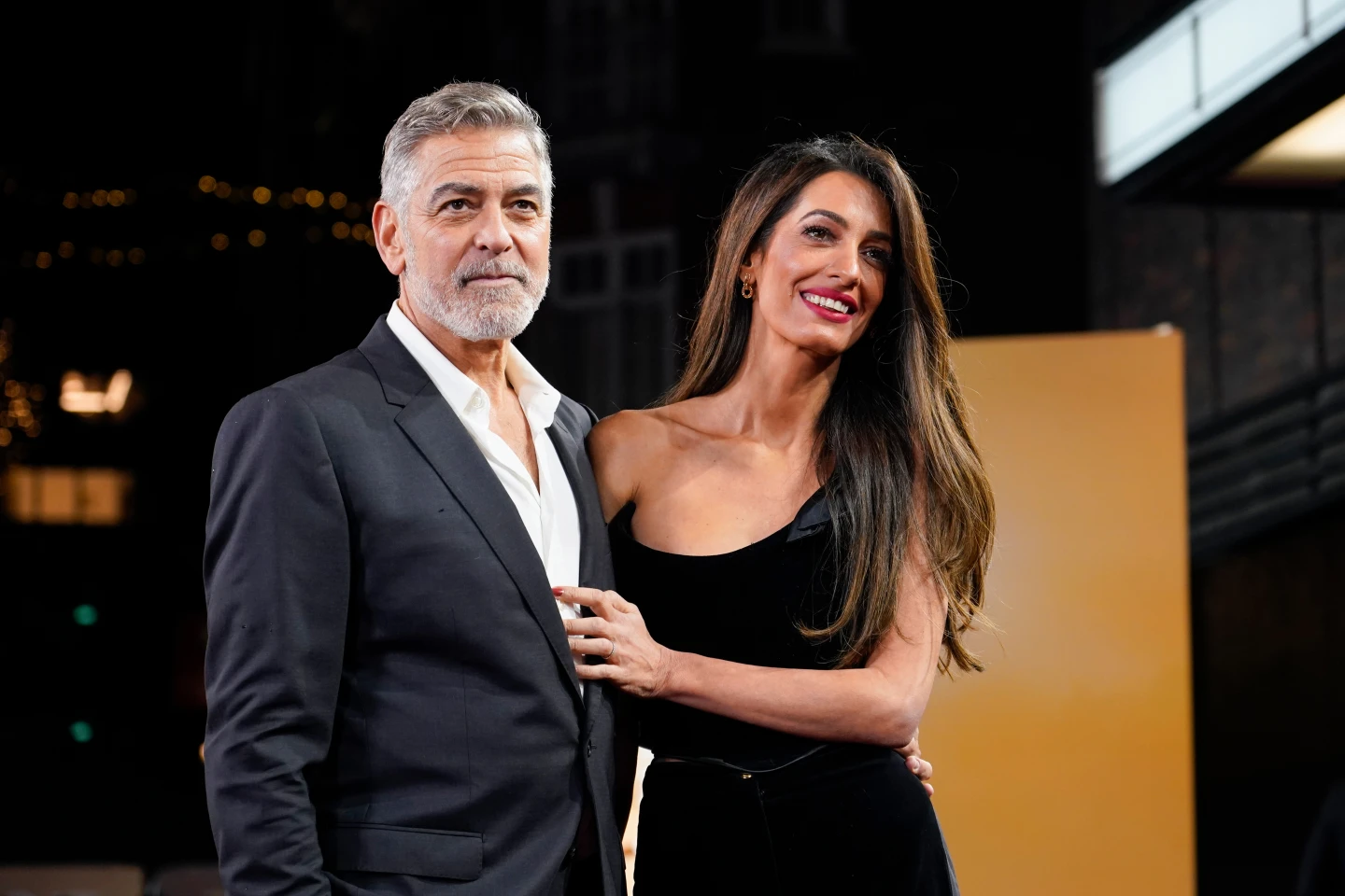 george-dhe-amal-clooney-behen-zyrtarisht-shtetas-franceze-nuk-mungojne-polemikat