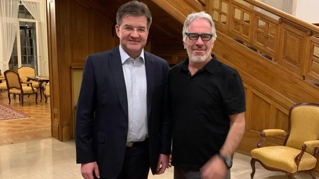 Lajçak jep dorëheqjen pas publikimit të komunikimeve me Jeffrey Epstein