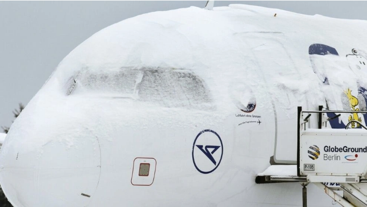 I ftohti ekstrem në Gjermani  mbyllet Aeroporti i Berlinit