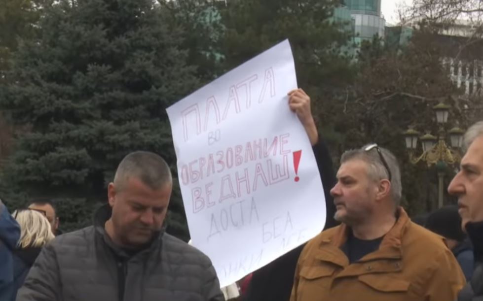 lsm-neser-bllokon-qeverine-pason-greva-e-pergjithshme-punetori-me-minimale-merr-vetem-17-te-produktivitetit