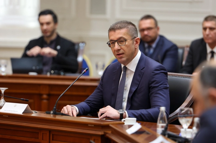 mickoski-ligji-per-arsimin-e-larte-nuk-eshte-nje-ceshtje-politike-por-shteterore-nga-e-cila-varet-e-ardhmja-e-vendit