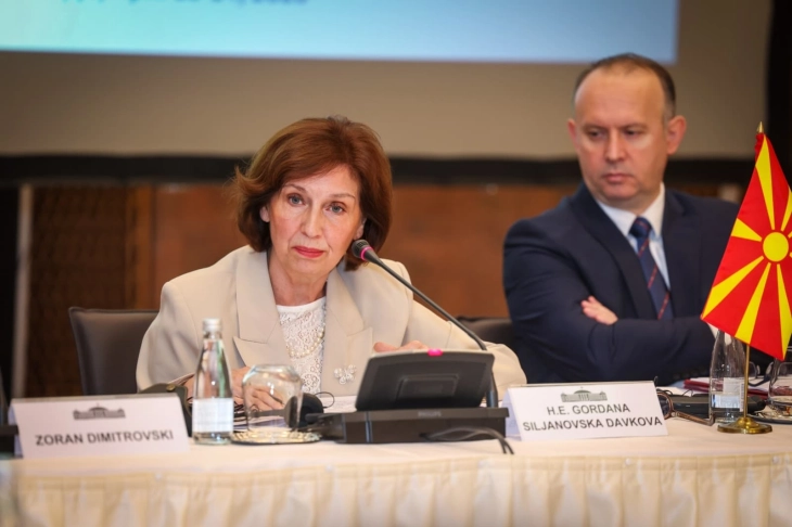 presidentja-siljanovska-qeveria-teknike-antikushtetuese-shfuqizimi-kerkon-qe-partite-te-merren-vesh-paraprakisht