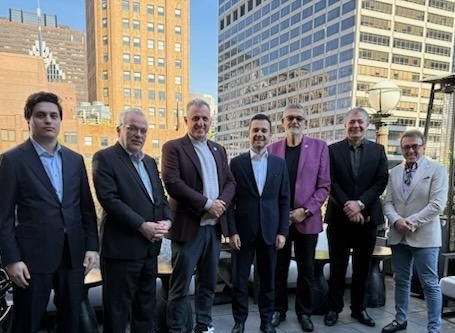 Mucunski takohet me Këshillin Shqiptaro Amerikan  Qeveria e RMV së angazhohet për zgjidhjen për provim të jurisprudencës në shqip