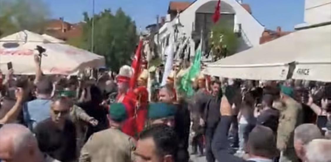 parada-ushtarake-turke-me-simbole-osmane-ne-prizren-ngjall-reagime-ne-opinion