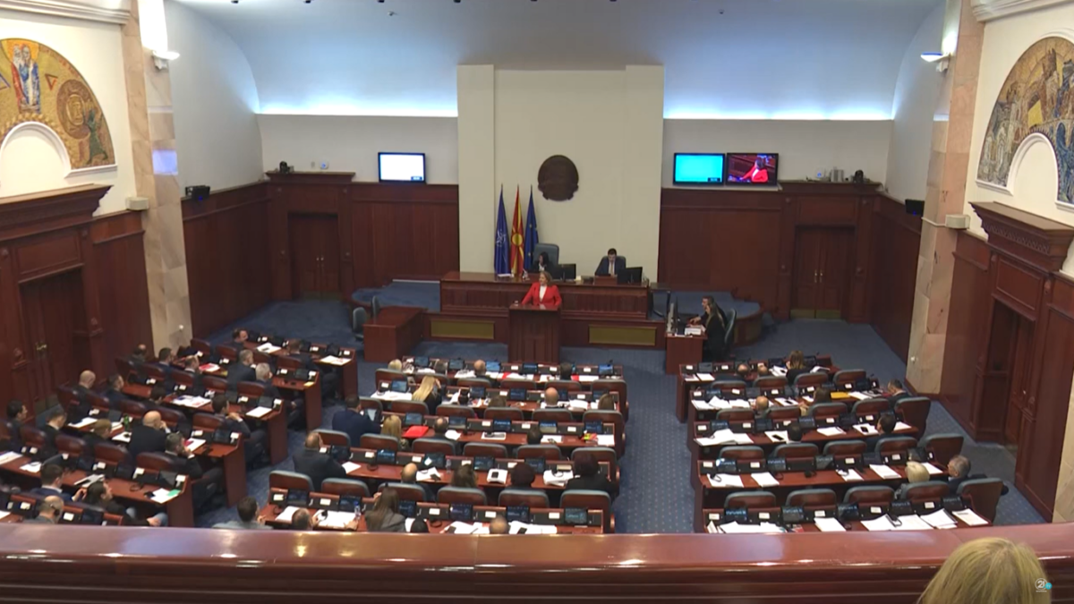 Përparim i dobët në Kuvend  Nuk ka fyerje personale mes deputetëve  por as debate të argumentuara