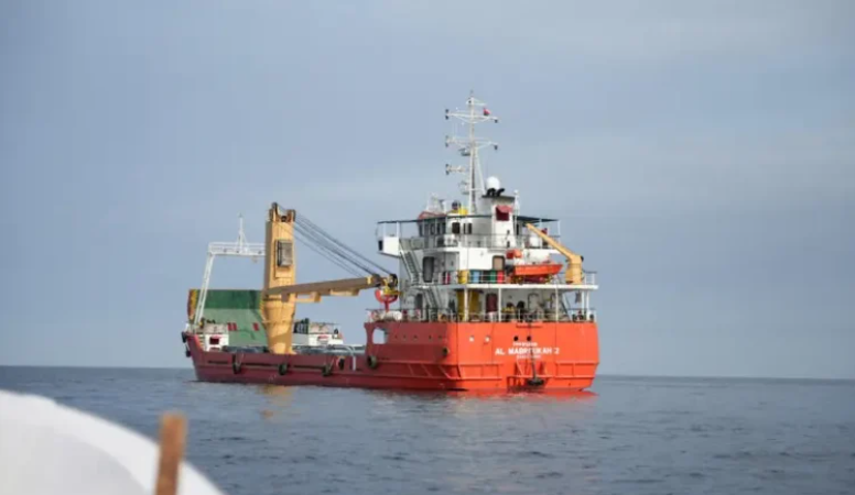 Paralajmëron Irani  Ngushtica e Hormuzit nuk do të mbetet e hapur nëse bllokada amerikane vazhdon