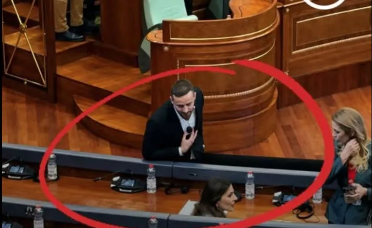 Fatos Geci i flet Vlora Çitakut  ajo e injoron totalisht