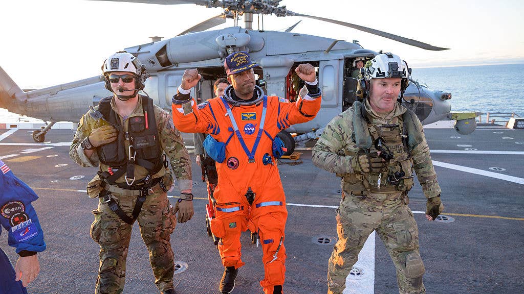Astronauti Victor Glover falënderon Zotin pasi u kthye nga Hëna  Mirënjohja që ndjej është shumë e madhe për të qenë vetëm brenda një trupi