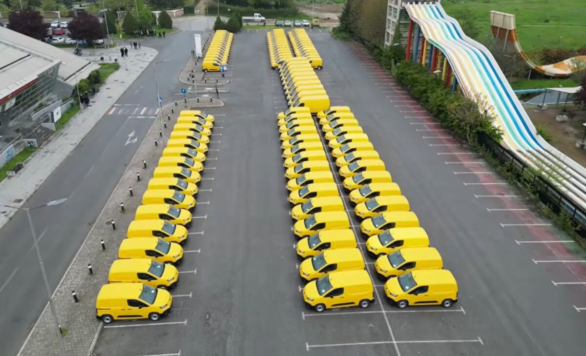 Posta e Maqedonisë bëhet me 100 automjete të reja  kanë kushtuar mbi 1 6 milionë €