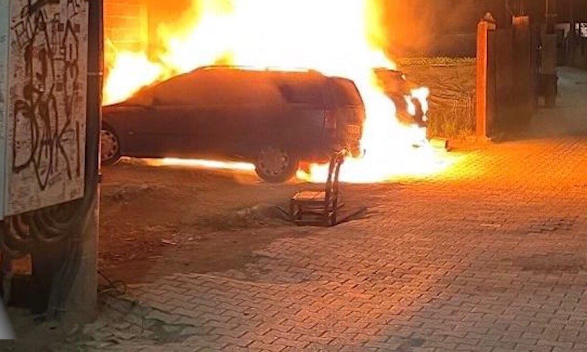 I digjet vetura inspektorit policor në Kumanovë  një tjetër inspektor theret me thikë në Likovë