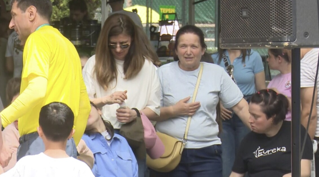 Sa dhemb kur je fëmijë dhe ndihesh i padukshëm   Miqësia është pasuri   rritja e ndërgjegjësimit për personat me zhvillim atipik