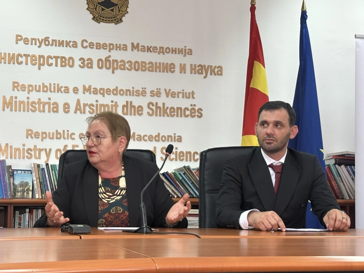 te-denohen-prinderit-femijet-e-te-cileve-kryejne-dhune-janevska-femijet-me-arme-vijne-nga-shtepia-nuk-i-gjejne-ne-shkolle