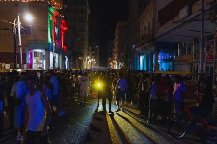 Protesta dhe barrikada në Havana për shkak të ndërprerjeve të vazhdueshme të energjisë elektrike