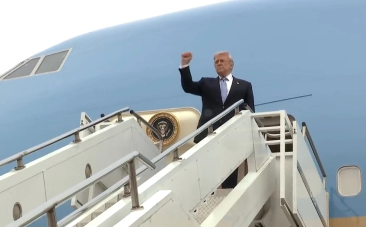 trump-perfundoi-viziten-ne-kine