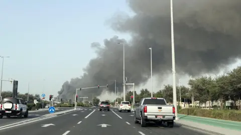 Emiratet e Bashkuara thonë se Irani i sulmoi me 19 raketa dhe dronë