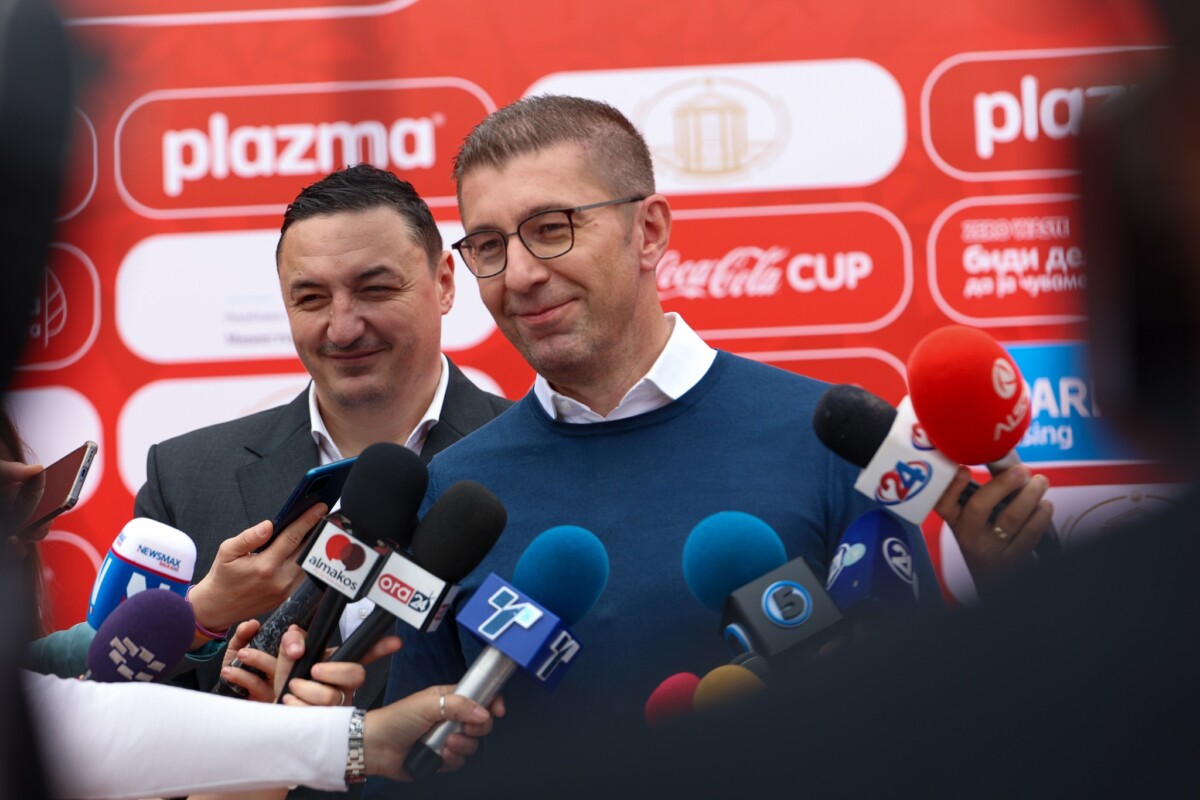 Kryeministri pret që Radev të diskutojnë për të gjitha temat  Për shkak të LSDM së  Mickoski s pret përmirësim të marrëdhënieve