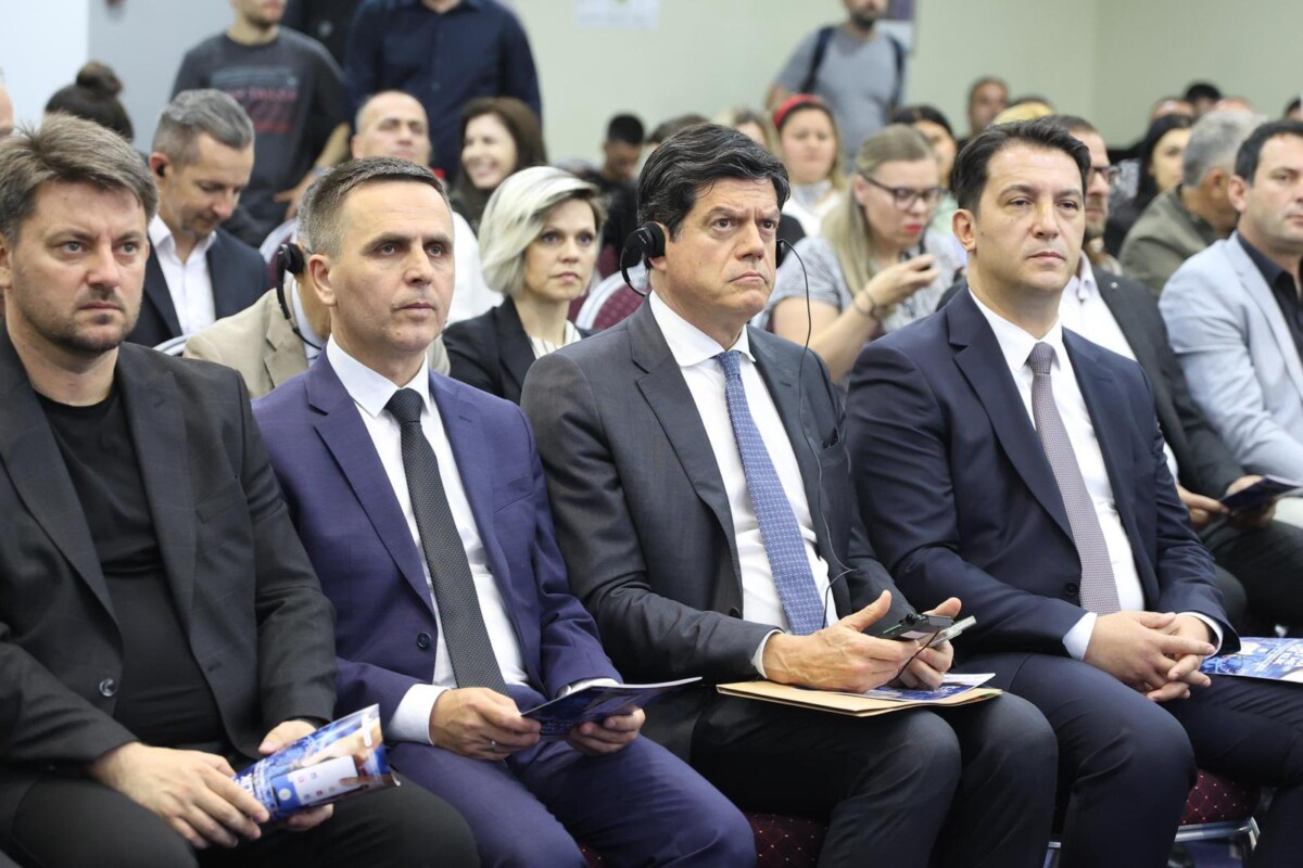 Komuna e Tetovës lëshoi shërbimet digjitale  Rokas  Pa digjitalizim nuk ka modernizim të shtetit