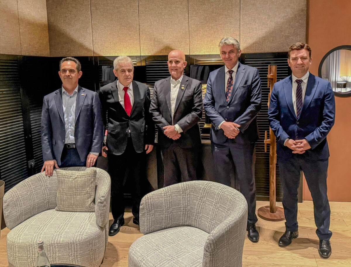ahmeti-e-sela-takuan-kongresmenin-keith-self-ne-prishtine-u-diskutua-per-situaten-politike-ne-maqedonine-e-veriut