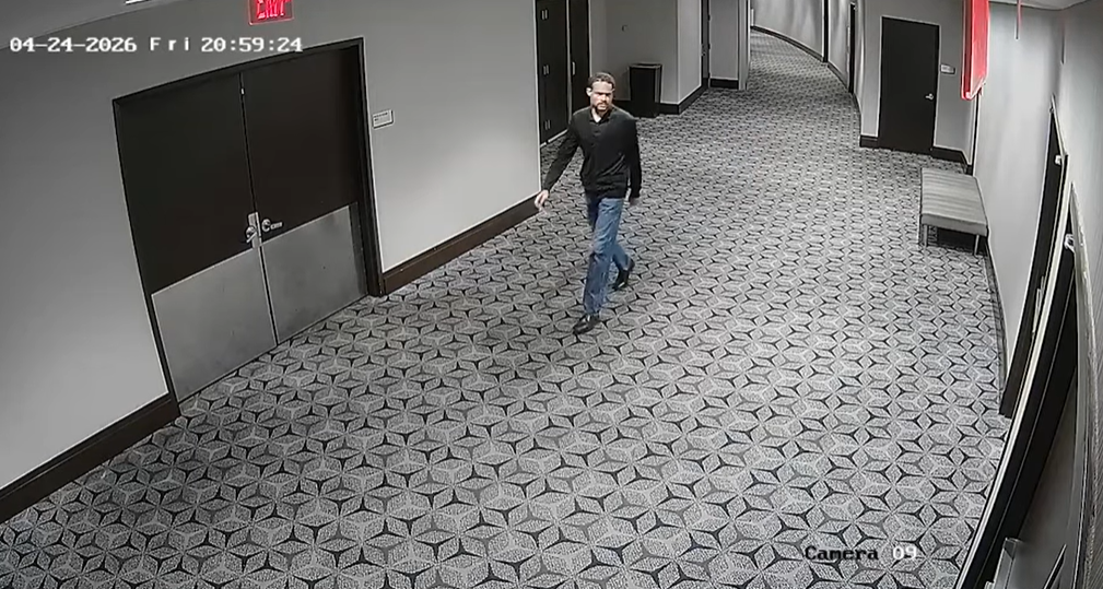 Publikohen pamjet e at en tatit ndaj Donald Trump gjatë darkës në Uashington  VIDEO 